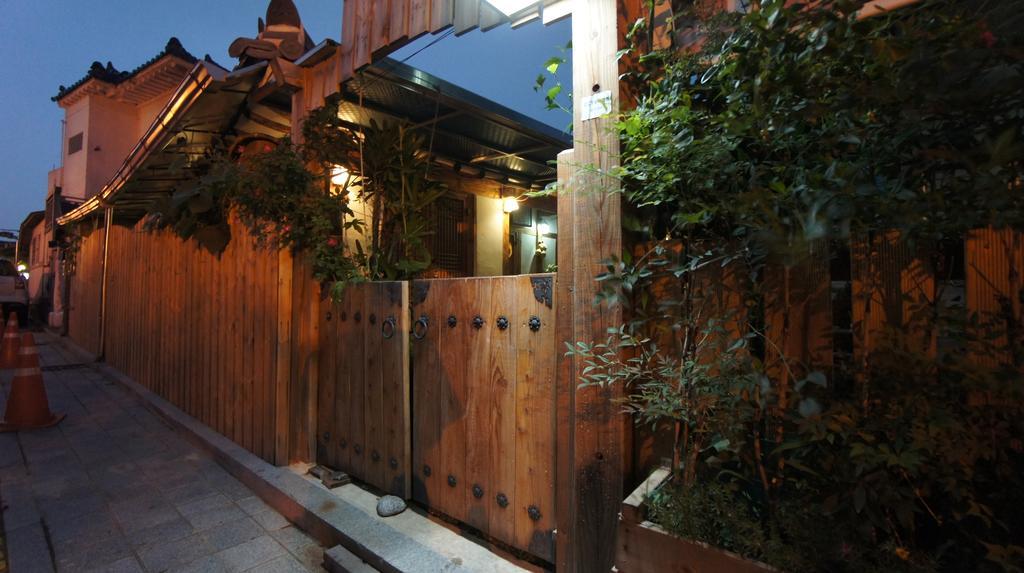 1928 Suimmaru Hanok Guesthouse Чонджу Экстерьер фото